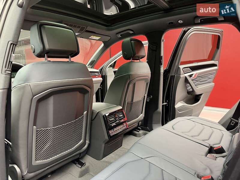 Позашляховик / Кросовер Volkswagen Touareg 2025 в Києві