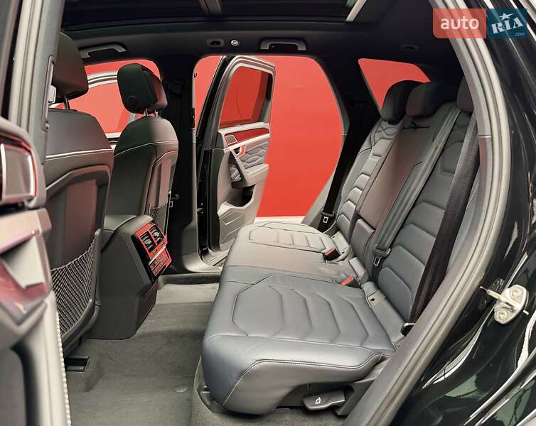 Позашляховик / Кросовер Volkswagen Touareg 2025 в Києві