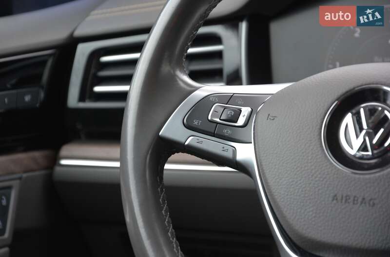 Позашляховик / Кросовер Volkswagen Touareg 2019 в Києві фото 19 Позашляховик / Кросовер Volkswagen Touareg 2019 в Києві