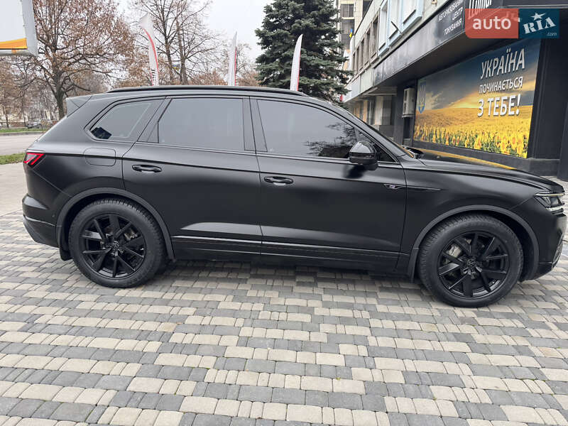 Внедорожник / Кроссовер Volkswagen Touareg 2021 в Запорожье