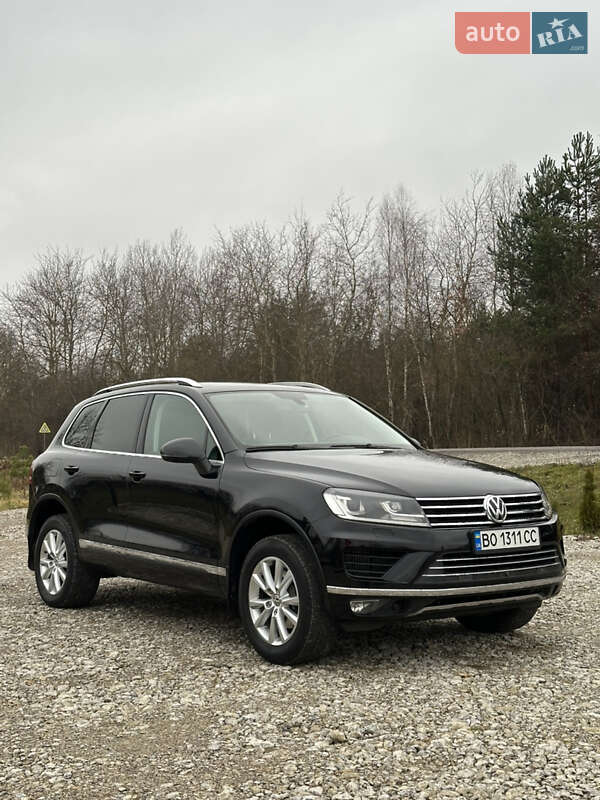 Внедорожник / Кроссовер Volkswagen Touareg 2015 в Новояворовске