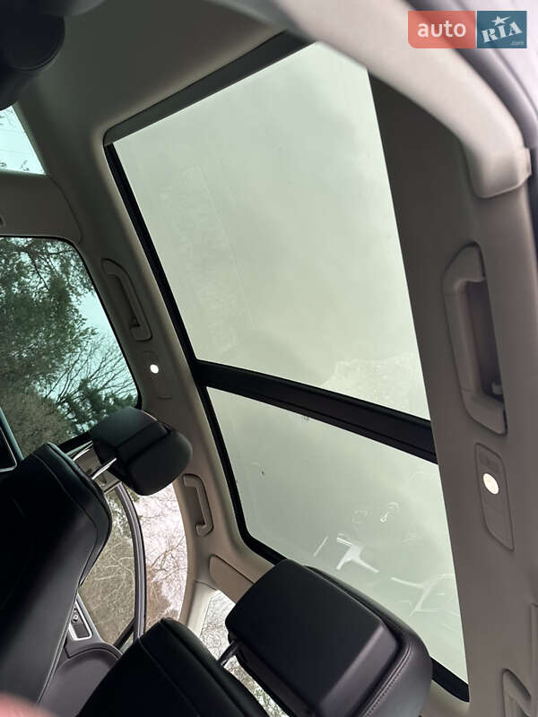 Внедорожник / Кроссовер Volkswagen Touareg 2015 в Новояворовске