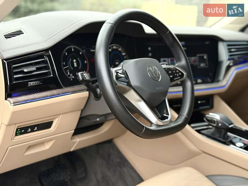 Внедорожник / Кроссовер Volkswagen Touareg 2021 в Днепре