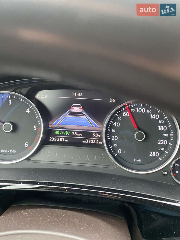 Позашляховик / Кросовер Volkswagen Touareg 2016 в Києві фото 10 Позашляховик / Кросовер Volkswagen Touareg 2016 в Києві