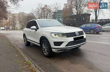 Позашляховик / Кросовер Volkswagen Touareg 2017 в Києві
