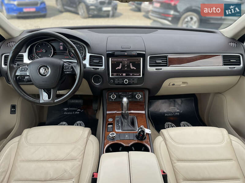 Позашляховик / Кросовер Volkswagen Touareg 2014 в Мукачевому