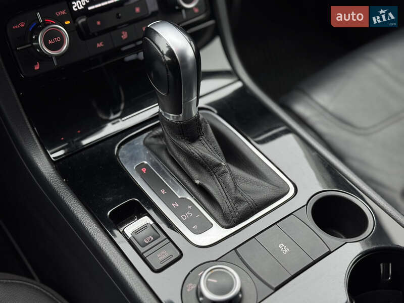 Внедорожник / Кроссовер Volkswagen Touareg 2014 в Киеве фото 31 Внедорожник / Кроссовер Volkswagen Touareg 2014 в Киеве