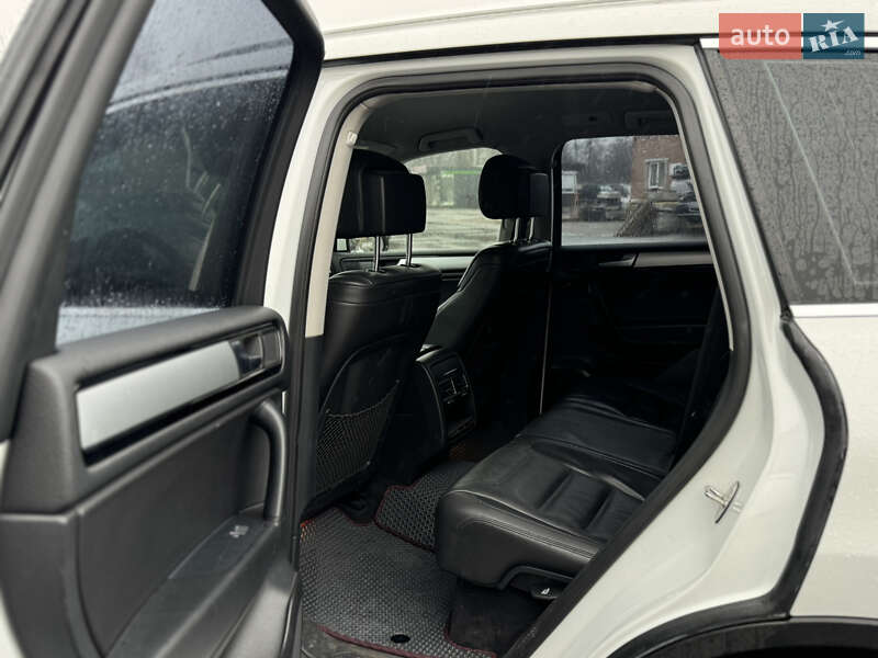 Внедорожник / Кроссовер Volkswagen Touareg 2014 в Киеве фото 43 Внедорожник / Кроссовер Volkswagen Touareg 2014 в Киеве