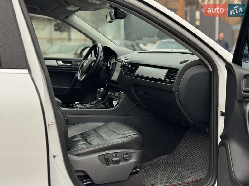 Внедорожник / Кроссовер Volkswagen Touareg 2014 в Киеве фото 57 Внедорожник / Кроссовер Volkswagen Touareg 2014 в Киеве