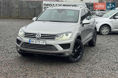 Внедорожник / Кроссовер Volkswagen Touareg 2014 в Сарнах