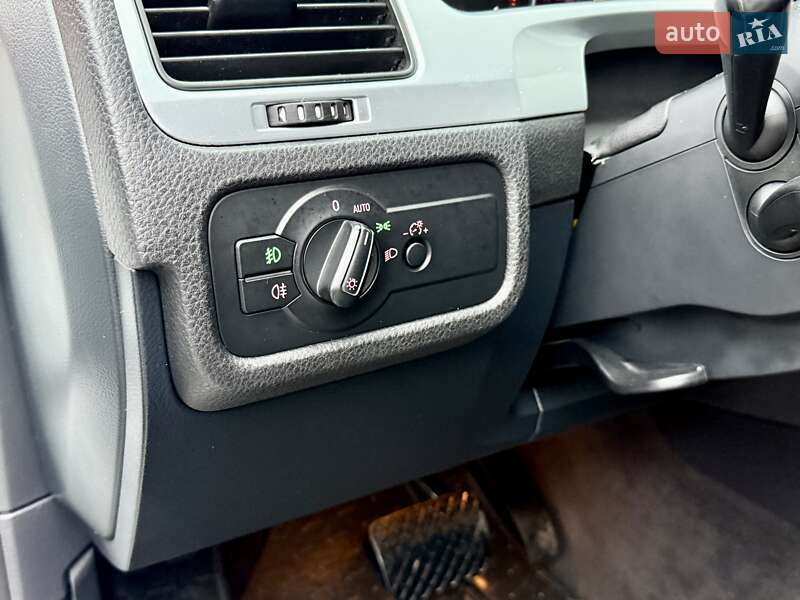 Внедорожник / Кроссовер Volkswagen Touareg 2014 в Киеве