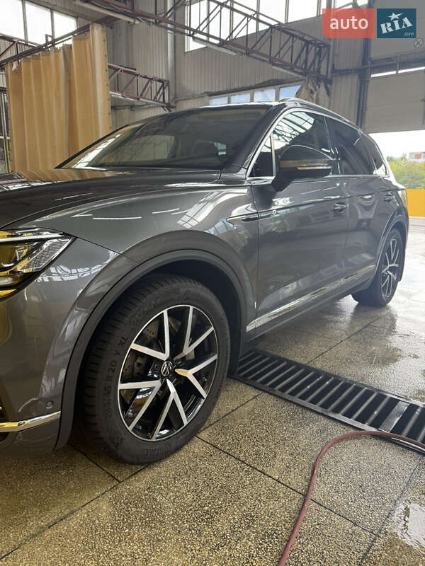 Позашляховик / Кросовер Volkswagen Touareg 2021 в Дніпрі фото 2 Позашляховик / Кросовер Volkswagen Touareg 2021 в Дніпрі