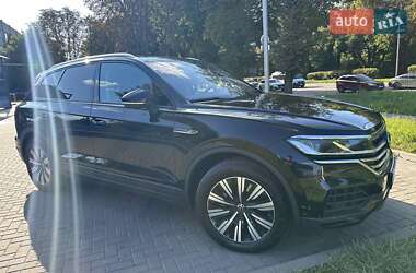 Позашляховик / Кросовер Volkswagen Touareg 2020 в Львові