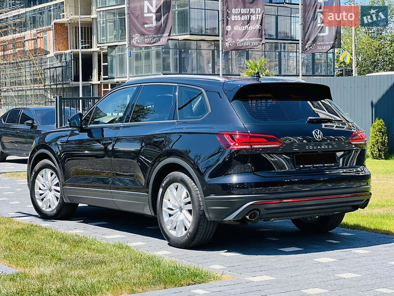 Внедорожник / Кроссовер Volkswagen Touareg 2021 в Ужгороде
