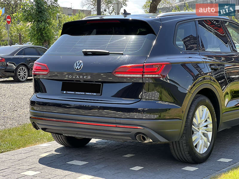 Внедорожник / Кроссовер Volkswagen Touareg 2021 в Ужгороде