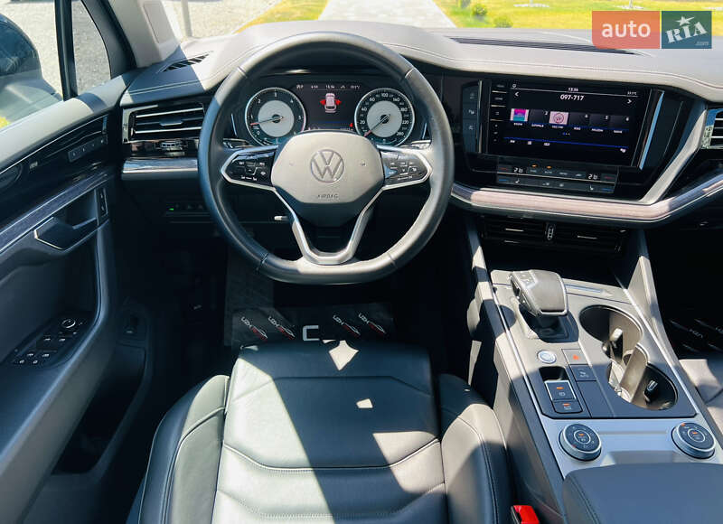 Внедорожник / Кроссовер Volkswagen Touareg 2021 в Ужгороде