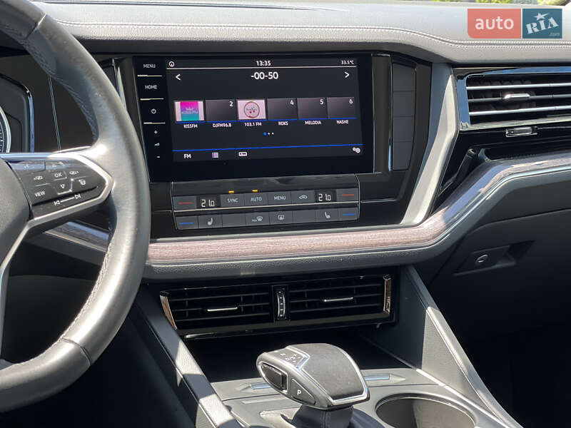 Внедорожник / Кроссовер Volkswagen Touareg 2021 в Ужгороде