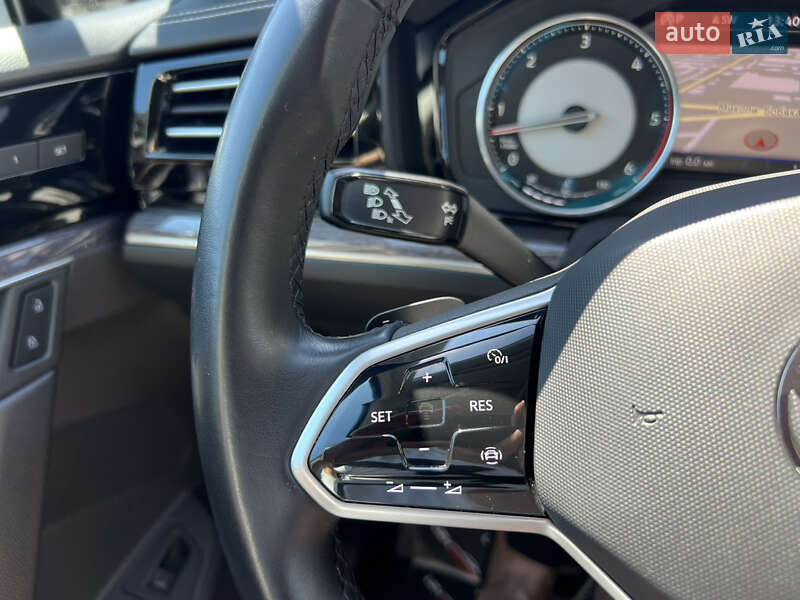 Внедорожник / Кроссовер Volkswagen Touareg 2021 в Ужгороде