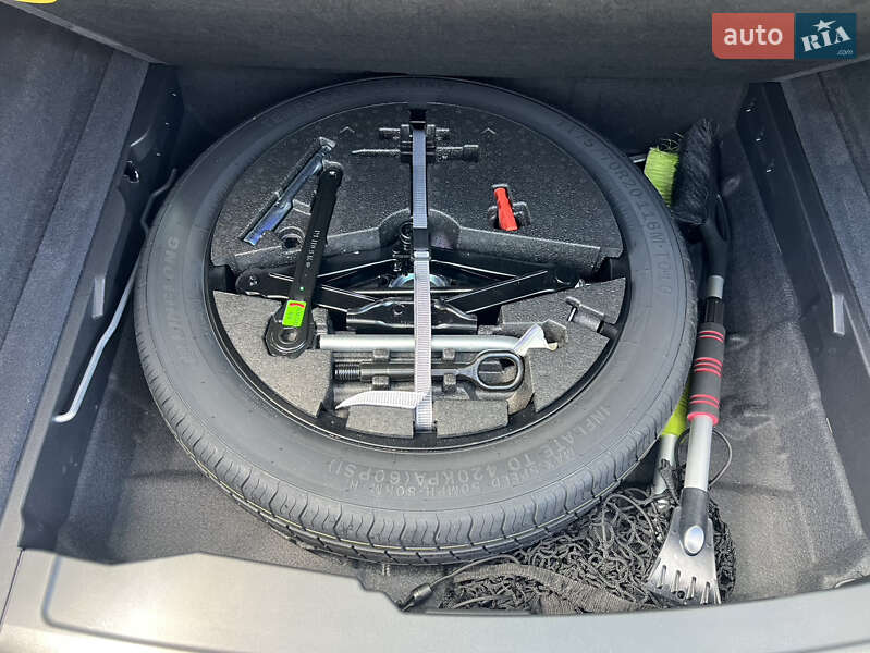 Внедорожник / Кроссовер Volkswagen Touareg 2021 в Ужгороде