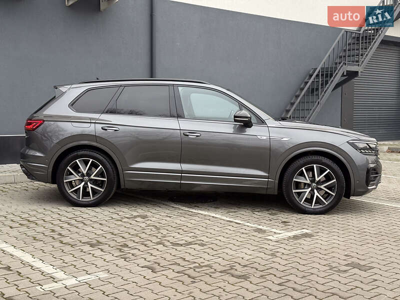 Внедорожник / Кроссовер Volkswagen Touareg 2021 в Хмельницком