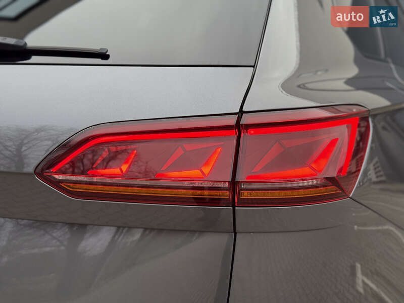 Внедорожник / Кроссовер Volkswagen Touareg 2021 в Хмельницком