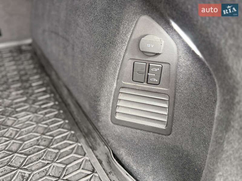 Внедорожник / Кроссовер Volkswagen Touareg 2021 в Хмельницком