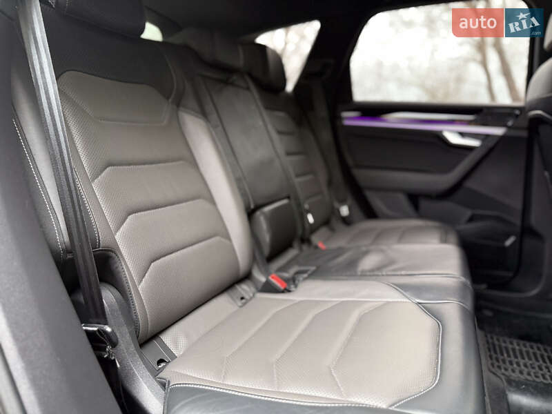 Внедорожник / Кроссовер Volkswagen Touareg 2021 в Хмельницком