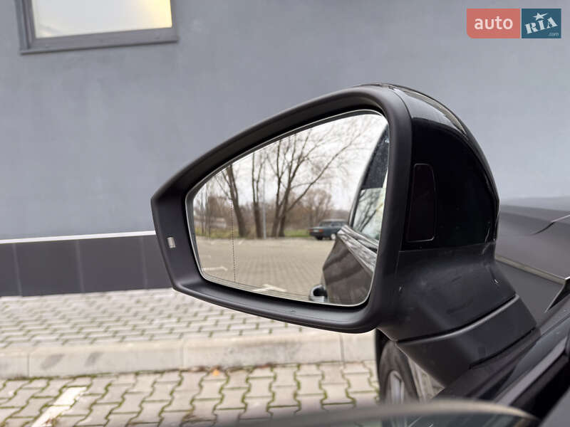 Внедорожник / Кроссовер Volkswagen Touareg 2021 в Хмельницком