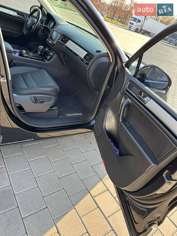 Позашляховик / Кросовер Volkswagen Touareg 2015 в Черкасах фото 14 Позашляховик / Кросовер Volkswagen Touareg 2015 в Черкасах