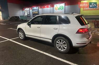 Внедорожник / Кроссовер Volkswagen Touareg 2014 в Ровно