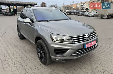 Внедорожник / Кроссовер Volkswagen Touareg 2016 в Луцке