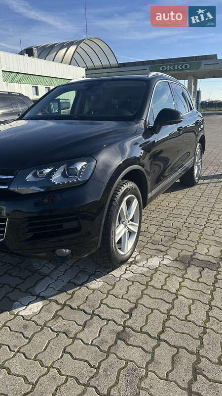Внедорожник / Кроссовер Volkswagen Touareg 2012 в Ужгороде