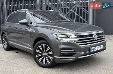 Внедорожник / Кроссовер Volkswagen Touareg 2019 в Киеве
