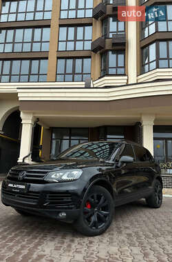 Позашляховик / Кросовер Volkswagen Touareg 2014 в Києві