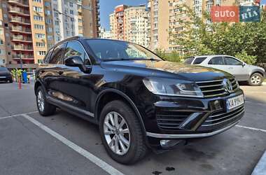 Позашляховик / Кросовер Volkswagen Touareg 2015 в Києві