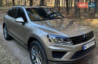 Внедорожник / Кроссовер Volkswagen Touareg 2015 в Любомле