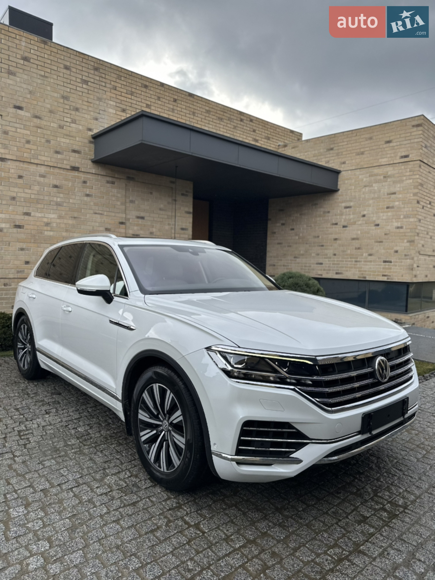 2018 Volkswagen Touareg - фото 1
