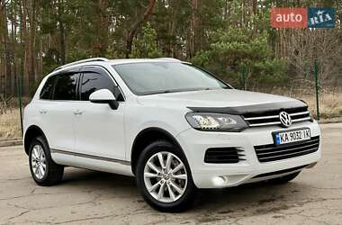 Внедорожник / Кроссовер Volkswagen Touareg 2014 в Киеве
