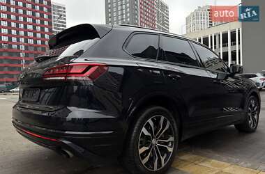 Внедорожник / Кроссовер Volkswagen Touareg 2021 в Киеве