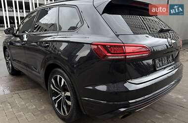 Внедорожник / Кроссовер Volkswagen Touareg 2021 в Киеве