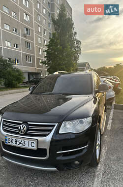 Внедорожник / Кроссовер Volkswagen Touareg 2009 в Вараше