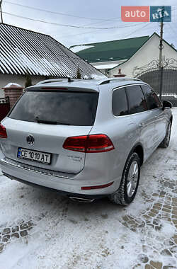 Внедорожник / Кроссовер Volkswagen Touareg 2012 в Хотине