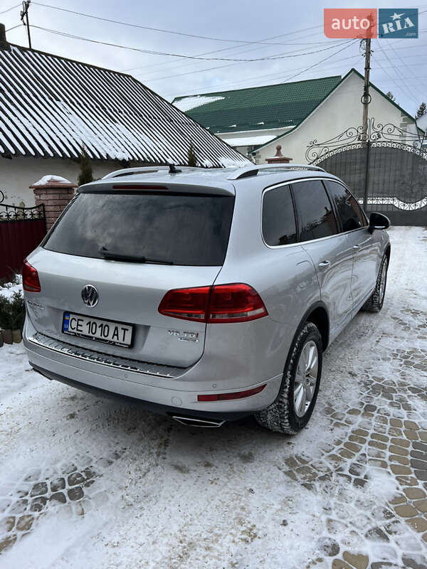 Внедорожник / Кроссовер Volkswagen Touareg 2012 в Хотине