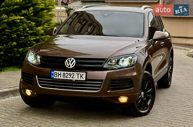 Внедорожник / Кроссовер Volkswagen Touareg 2014 в Одессе