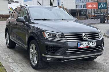 Внедорожник / Кроссовер Volkswagen Touareg 2015 в Львове