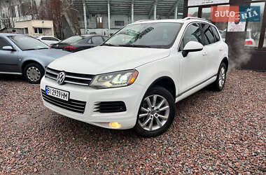 Внедорожник / Кроссовер Volkswagen Touareg 2012 в Полтаве