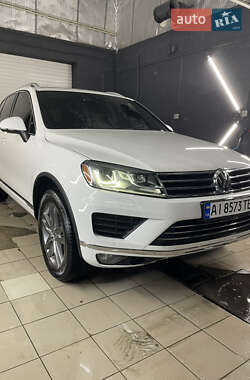 Внедорожник / Кроссовер Volkswagen Touareg 2015 в Киеве