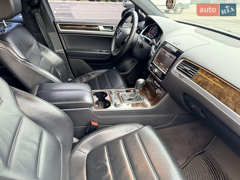 Позашляховик / Кросовер Volkswagen Touareg 2014 в Києві фото 17 Позашляховик / Кросовер Volkswagen Touareg 2014 в Києві