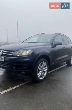 Внедорожник / Кроссовер Volkswagen Touareg 2013 в Виннице