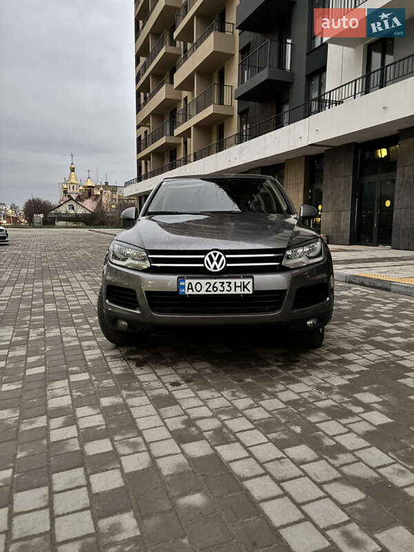 Позашляховик / Кросовер Volkswagen Touareg 2012 в Ужгороді